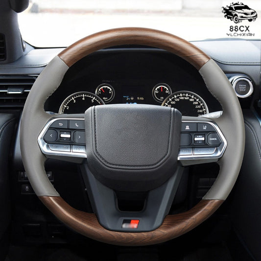 It is suitable for the modified steering wheel and steering disc assembly of Toyota Landluze LC300 black peach grain automobile